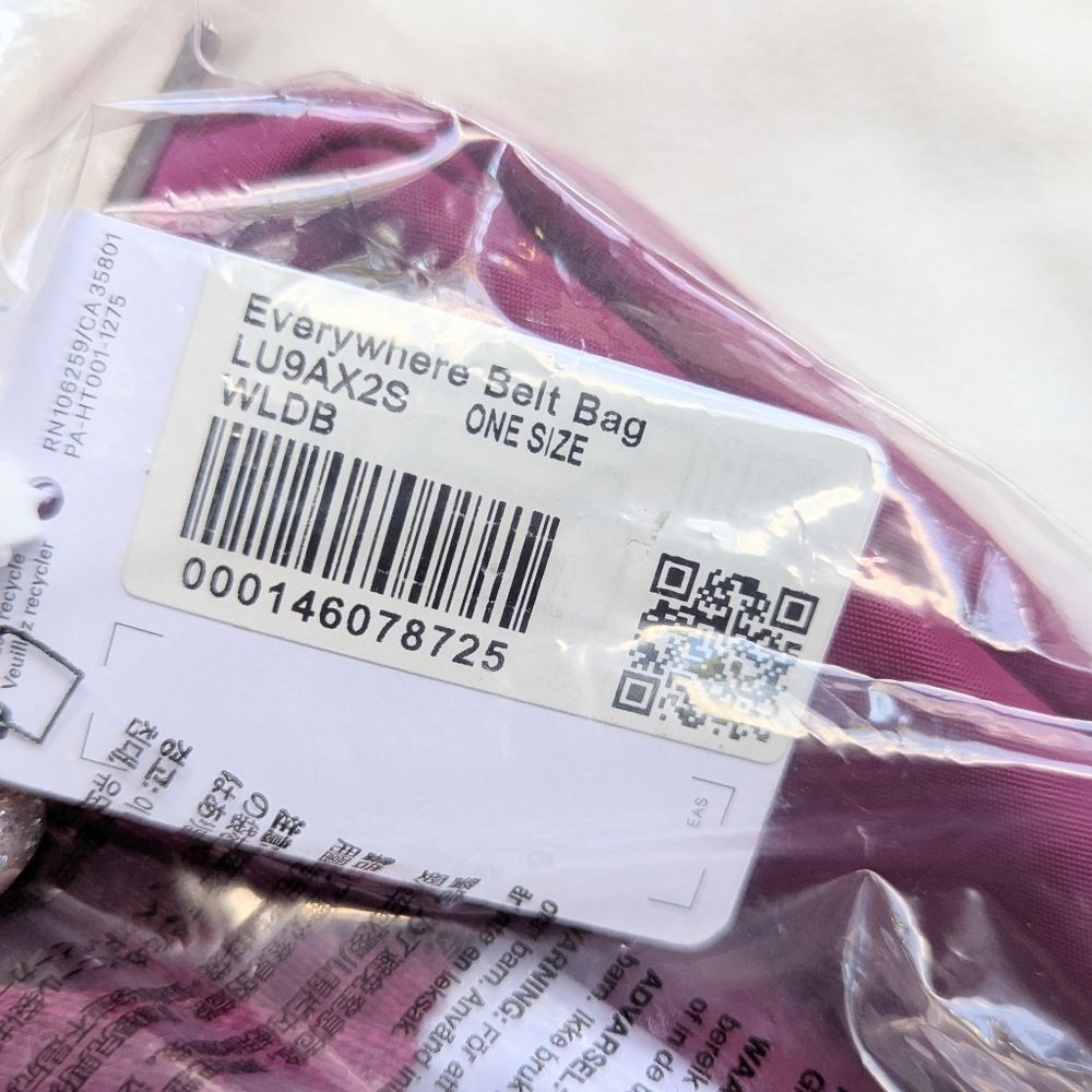 Lululemon Everywhere Belt Bag 1L Wild Berry New - Picture 4 of 6